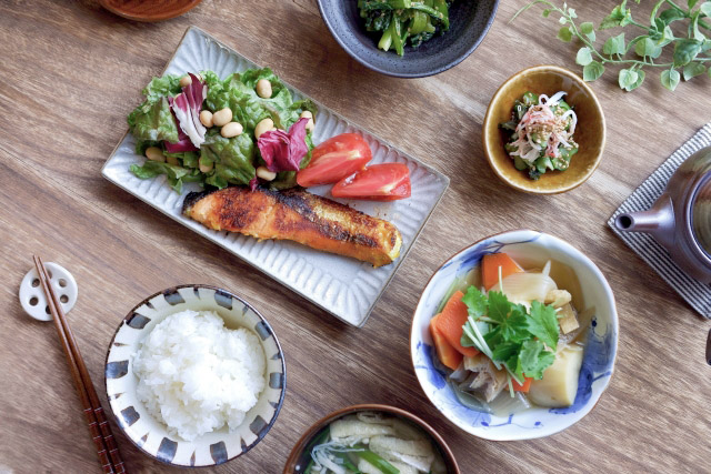 朝食
